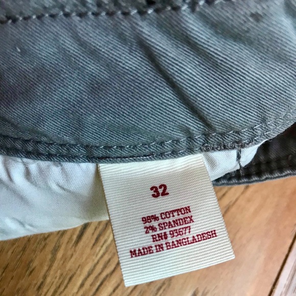 ⭐️HP⭐️SALE!⭐️Men’s Arizona Dark Gray Shorts. - Picture 4 of 4